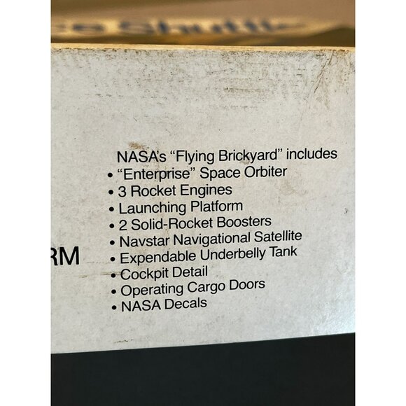 Entex Space Shuttle "Enterprise" Model Kit 1:144 Scale Kit #8529 started - Picture 6 of 16